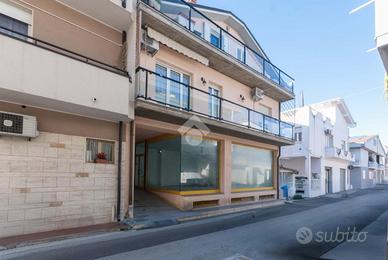 MULTILOCALE A ROSETO DEGLI ABRUZZI