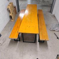 tavolo e panche stile birreria in legno