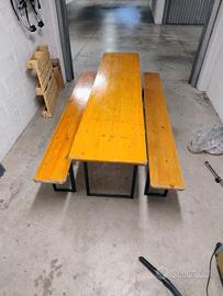 tavolo e panche stile birreria in legno