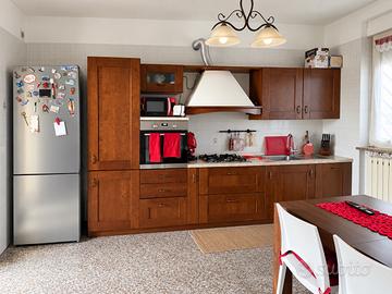 Cucina in legno completa lunghezza 3,60 m