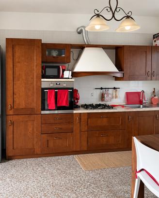 Cucina in legno completa lunghezza 3,60 m