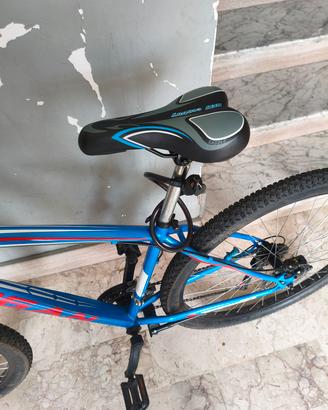 Bicicletta Mountain bike usata un mese