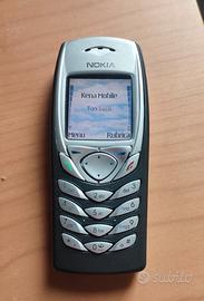 Cellulare Nokia 6100 con accessori