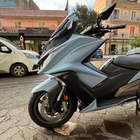 Kymco AK 550 Blu aviolo