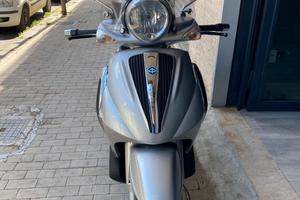 Piaggio Beverly 300 i.e.