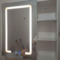 Mobile con specchio da bagno