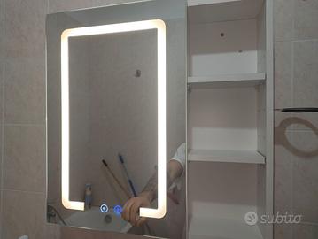 Mobile con specchio da bagno