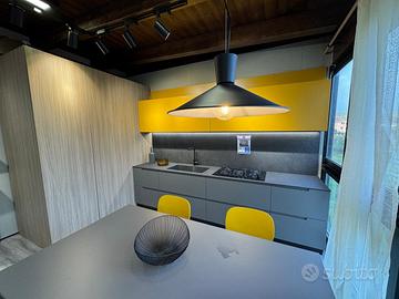 Cucina Febal piano e schienale gres