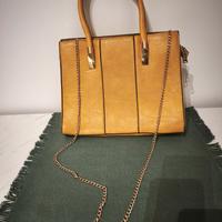 borsa color senape con tracolla 