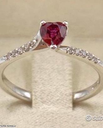 ANELLO ORO 18kt. CON DIAMANTI E RUBINO CUORE