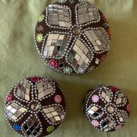 Set di tre scatoline tonde