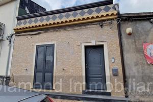 Casa singola ristrutturata con cortile