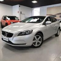 Volvo v40 2018