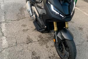 X adv 750