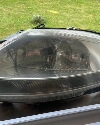 Faro anteriore C3 2006