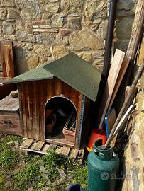 Cuccia per cani in legno