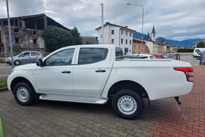 Mitsubishi L200 Autocarro preparata e garantito 12