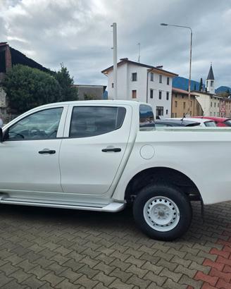 Mitsubishi L200 Autocarro preparata e garantito 12