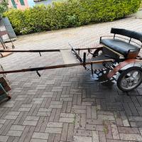 Calesse in legno balestrato a tiro singolo