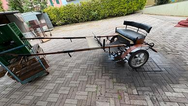 Calesse in legno balestrato a tiro singolo