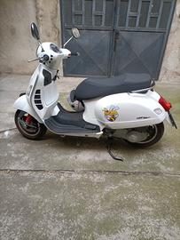 vespa GTS super sport 