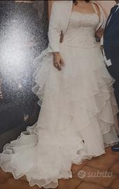 abito da sposa assimetrico