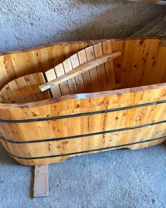 Vasca da bagno in legno