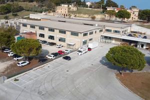 Stabile industriale con terreno