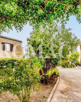 Villa di 359 m² con più di 5 locali e box auto dop