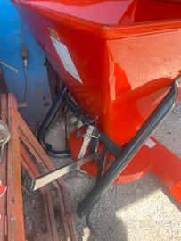 Spandiconcime spandi laterale