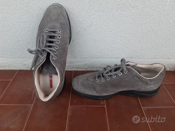 Sneakers donna Prada colore grigio chiaro