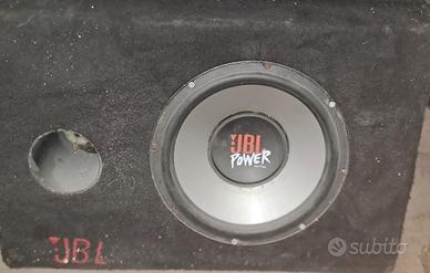 Subwoofer con cassa JBL e SOUNDSTREAM 