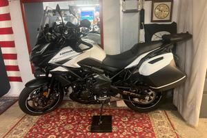 Kawasaki versys 650 abs borse km 4500  permuto