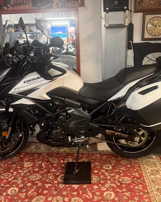Kawasaki versys 650 abs borse 4500 km permuto