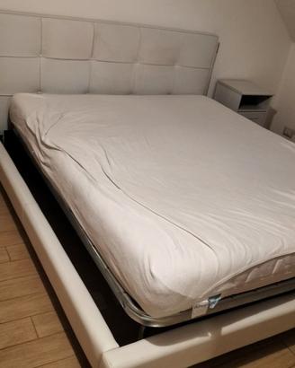 Struttura letto matrimoniale completa in ottime co