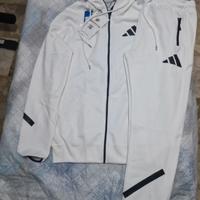 Tuta  adidas nuova