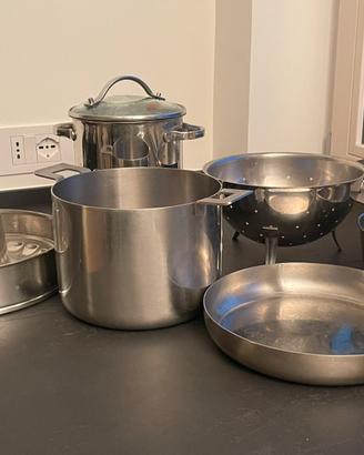 Batteria da cucina in acciaio inox