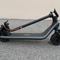 Monopattino NINEBOT E2 PLUS II +  CASCO