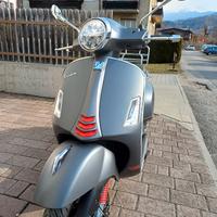 Vespa GTS 300 – Anno 2021 – Condizioni eccellenti