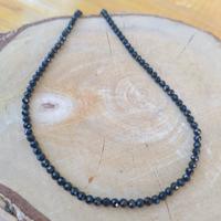 Collana in spinello nero sfacettato