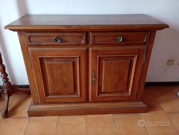 mobile in legno massiccio