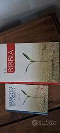 libri bibbia e vangelo