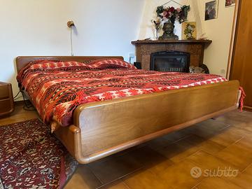 LETTO MATRIMONIALE E COMODINI