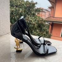 TACCHI SAINT LAURENT