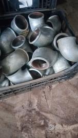 Curva in ghisa mall. zincata F/F 1 pollice e mezzo