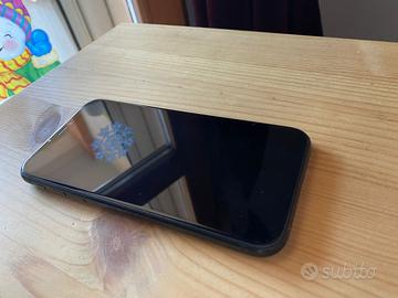 IPhone XR 128 Gb con custodie