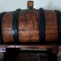 Botte botticella in legno con piedistallo x grappa