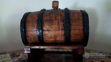 Botte botticella in legno con piedistallo x grappa