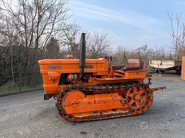 Trattrice cingolata FIAT modello 355 C con distrib