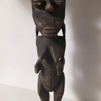 scultura africana antica in legno 